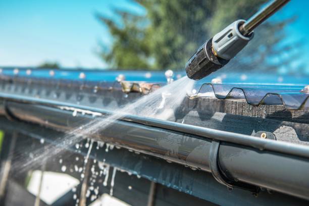 Best Garage Pressure Washing  in Janesville, IA